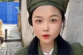 不是吧，唐诗逸怎么找了个离异带娃的男友？图片