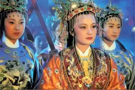 红楼梦：贾府的凤凰，远不止元春和探春两人，这二人也有龙凤之象图片
