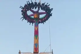 游乐场称大摆锤停摆因游客体重相近：很罕见图片