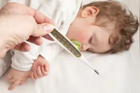 孩子发烧什么时候应该吃退烧药？吃了没效果还能吃第二次吗？图片