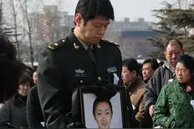 八一女篮王凡病逝，莫科一夜白头，教练牵线：2年后再婚生2娃图片