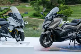 光阳AK550升级弯道ABS、TCS，赛艇S400美化亮相图片