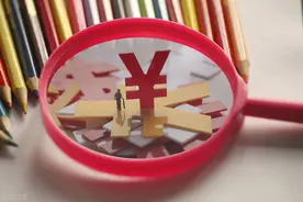 82岁老人吃易消化食物反而便秘，原来不在胃肠道，与廉价假牙有关图片