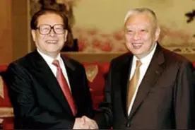 1997年，江泽民同志赴港参加主权交接仪式，洗刷了百年耻辱图片