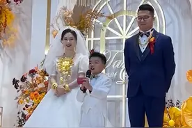 广东男孩在舅舅婚礼上致辞，台风自信抑扬顿挫，网友直呼有前途图片