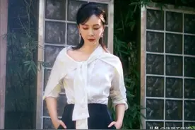 陈数的优雅气质太让人羡慕，40+打扮高级大方，早秋照着她穿就行图片