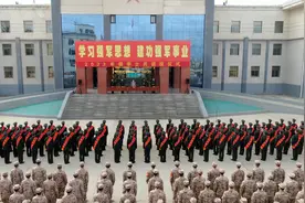 退伍季的这些难忘场景图片