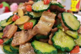 五花肉炒黄瓜的爽口做法，只需多加一个步骤，又香又脆还下饭图片
