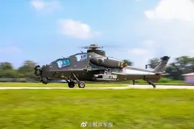 升空！多视角看直升机训练精彩画面图片