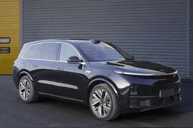 新车｜大型SUV搅局者出现！价格不到宝马X7一半，理想L9实车曝光图片