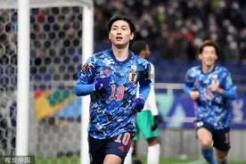 十二强赛-日本2-0沙特 伊东纯也传射建功南野拓实破门图片