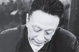 他险些取代周恩来成总理，党内少数见过列宁的人，死后被移出公墓图片