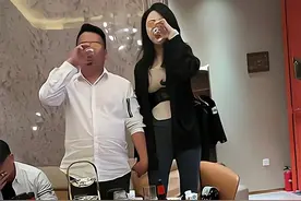 妻子为了工作瞒着老公陪领导喝酒，结局令人悲惨图片