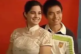 13年前，35岁的男保安被26岁的女硕士追求，两人最终修成正果图片