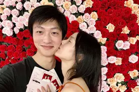 知名男模金大川官宣与维密超模雎晓雯结婚！图片
