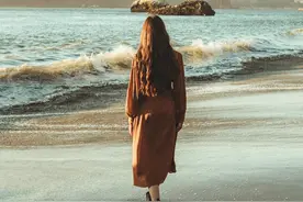 男友丧偶半年后与我地下恋，最近态度突然冷淡是为什么？图片