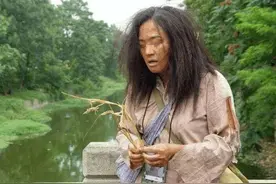 做过小偷的女人最后疯了图片