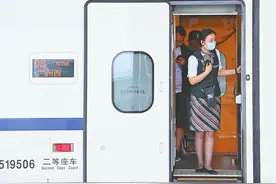 2023年暑运正式开启 为期62天，新疆铁路预计发送旅客1122万人次图片