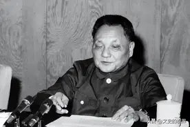 外媒记者刁难邓小平，问他为何总是二把手，邓小平笑着说了一句话图片