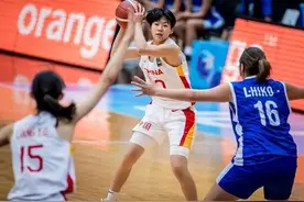 中国U16女篮耻辱出局，主帅公开掌掴队员，球迷集体声讨图片