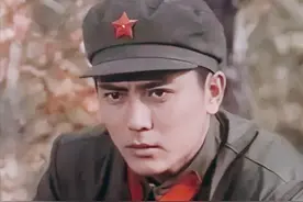卢君，80年代北影厂英俊小生，曾与陈肖依短暂婚姻。如今退居幕后图片