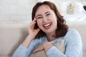 女性45岁与55岁绝经，哪一个更好？过早、过晚绝经会怎么样？图片