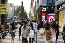 韩国首尔文化交流广泛，街头美女络绎不绝，旅游胜地闻名世界图片