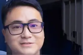 网红饲养员“发箍奶爸”被曝睡粉，女方怀孕找不到人，引更多爆料图片
