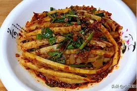 新鲜竹笋这样凉拌吃，鲜嫩脆爽，香辣开胃，用来下饭下酒都相当棒图片