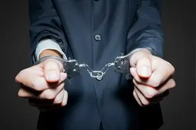 一直取保候审，刚到法院没几天又被抓进去了，怎么回事？图片