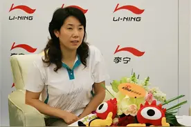 55岁乒乓奥运冠军乔红现状！她事业顺利50岁才结婚，已老到认不出图片