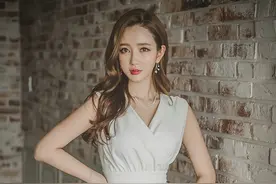 精致极品美女 包臀裙迷人穿搭图片