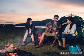 自驾游异性共车露营很常见，晚上不会尴尬吗？听听女驴友的看法图片