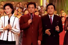 58岁朱军重回央视，精心打扮却遮不住4年憔悴，网友：期待上春晚图片