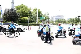 【创城在行动—攻坚决胜年】金乡县公安局交警大队：开展电动自行车佩戴头盔专项整治行动图片