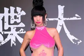 豪放女星白灵：我觉得我身体很美，我毫不吝啬展现图片