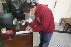 大货车“结伴”闯红灯 武汉洪山交警：罚款、记分、找“家长”图片