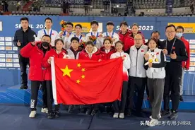 中国短道速滑在韩国夺冠！19人留下合影，林孝埈帅气出镜图片