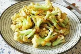 大厨教你做素炒有机花菜，好吃有诀窍，吃起来清脆爽口不油腻图片