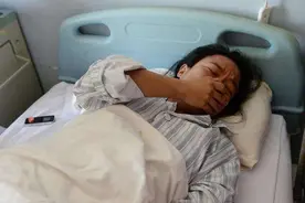 18年陕西女孩被蛇咬伤，致死不说种类，母亲翻手机发现惊悚真相图片