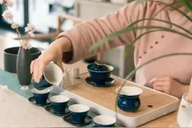 一个人的贫富，皆是命中注定的图片
