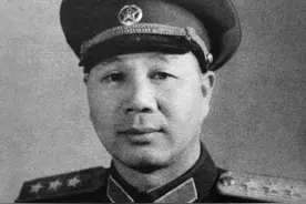 八路军有过四个师，三位师长是元帅，第四位师长是上将图片