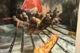 1935年红军飞夺泸定桥，为何敌人不炸桥索？刘文辉：真不敢炸图片