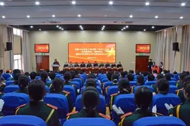学校举行“征兵工作站 兵役服务站”揭牌仪式暨2023年春季大学生征兵动员大会图片