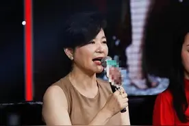 林青霞气质优雅，就算穿裙子肚子堆积几层赘肉，也还是这么漂亮图片
