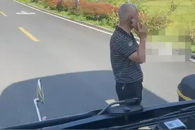 全网热议的“拦路收费”事件：村民的做法，评论区网友句句戳心图片