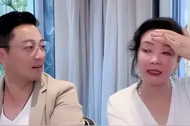 汪小菲直播嘴角现伤疤，被网友调侃害羞窃笑，疑接吻时被美女咬伤图片