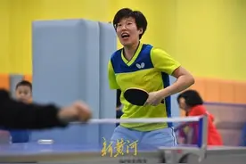 刘旭：独臂女将赛场归来，结缘济南续写乒乓精神图片