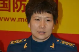刘文力：第2位女飞行大队长，2次驾机救灾，4次立功，授什么军衔图片