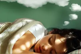 梦见去世的亲人，究竟是好事还是坏事呢？看完这几点恍然大悟！图片